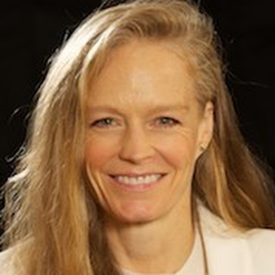 Suzy Amis Cameron